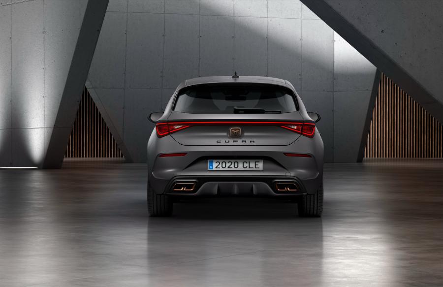  Cupra Leon eHybrid 2020 года  (WW) (фото 5 из 10)
